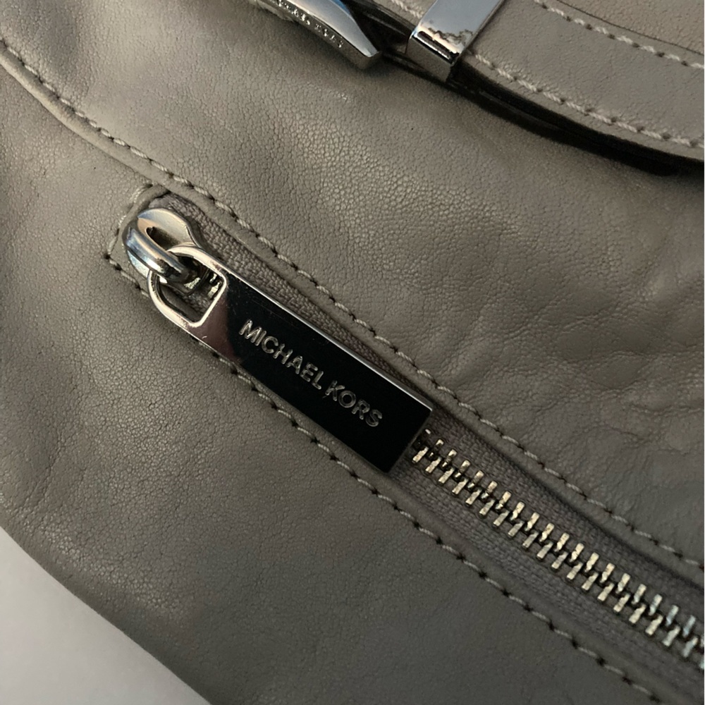 Michael Kors Gray leather bag with studded handles and Shoulder strap - Picture 11 of 13